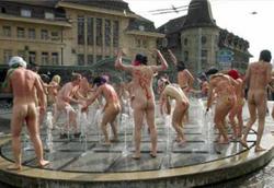 naked-anti-g8-protesters-in-switzerland.jpg